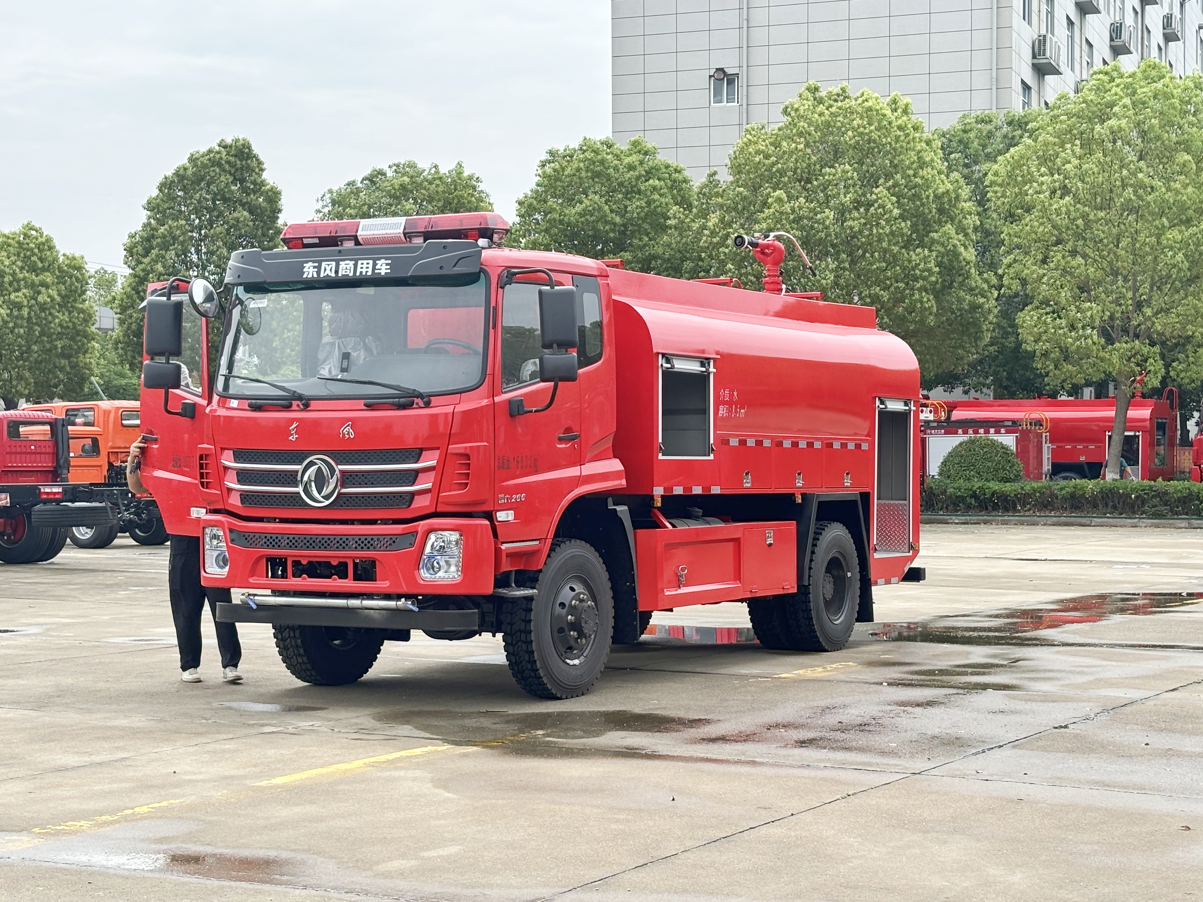 �|�L8-9�����ɭ�ֹ�ˮ����܇